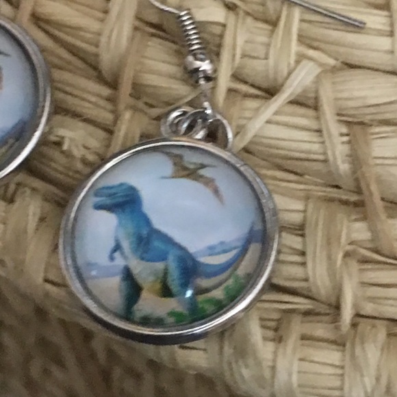 Dinosaur 🦖 earrings - Picture 2 of 5